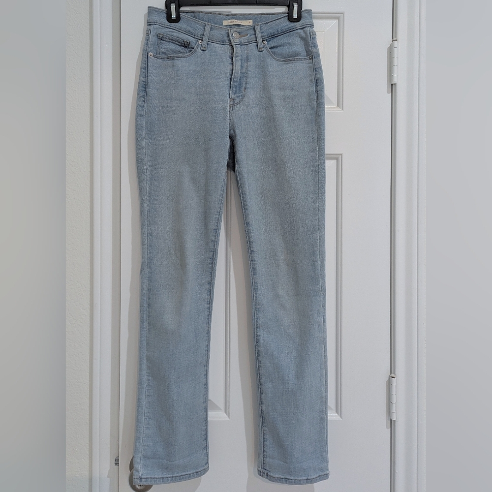Women's Levi's Classic Straight Leg Jeans